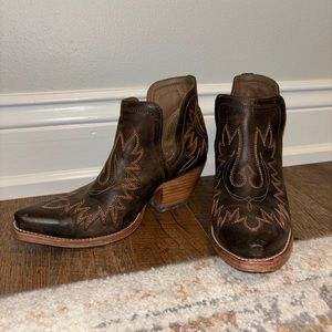 Ariat Dixon Booties